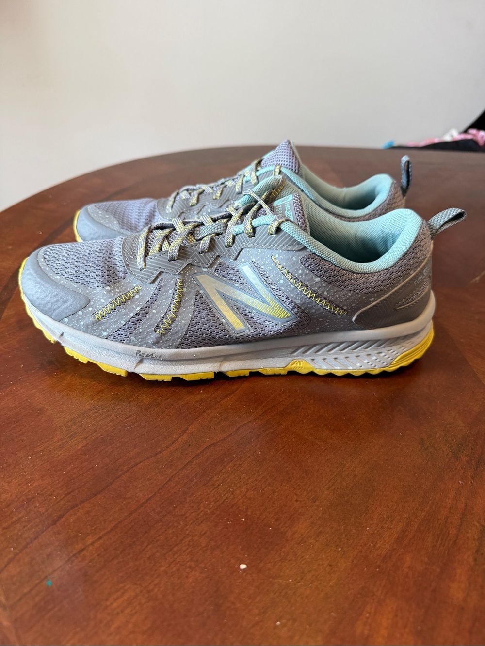 New Balance FuelCore 590 v4 Women’s Size 10 Running Shoes Gray Sneakers